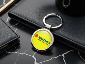 Suzuki Schlüsselanhänger Herren Stabil Metallisch Look